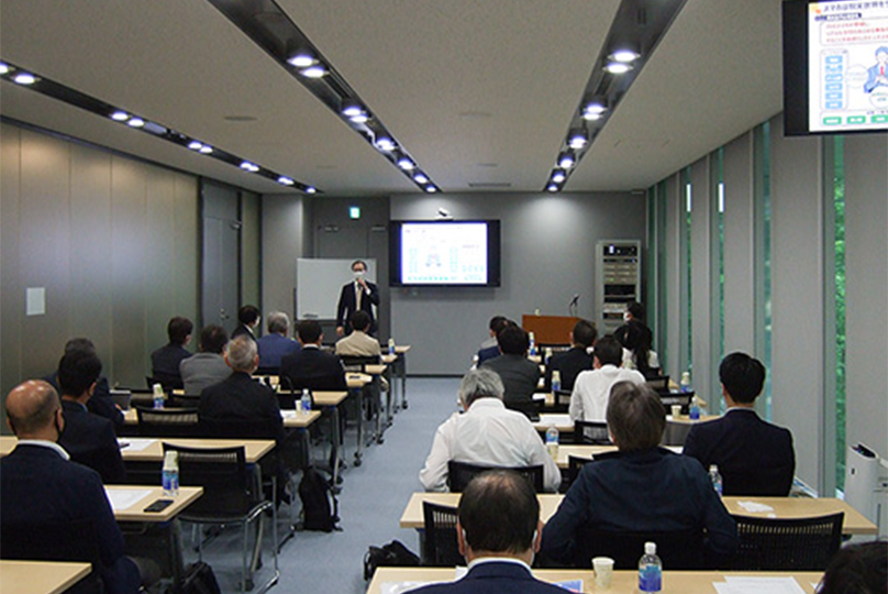 AIのビジネス活用例や特徴・機能について